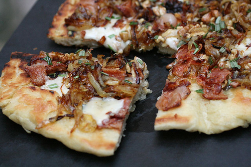 Caramelized-Onion and Gorgonzola Grilled Pizza by galant, http://flickr.com/photos/galant/2595279180/